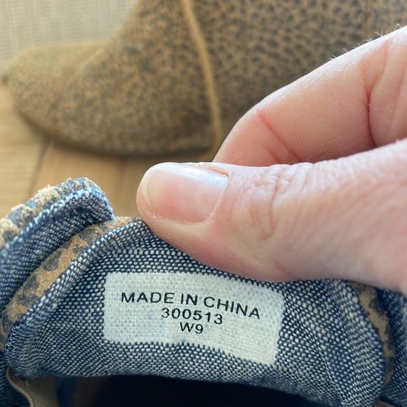 Toms Wedge Booties - Picture 4 of 5